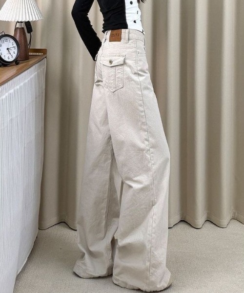 SHERU（シェル）の「バックフラップポケット  ワイドデニムパンツ（デニムパンツ・レディース・アイボリー・M/L/S）」の21枚目の写真