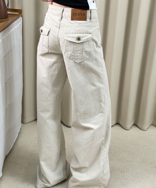 SHERU（シェル）の「バックフラップポケット  ワイドデニムパンツ（デニムパンツ・レディース・アイボリー・M/L/S）」の22枚目の写真