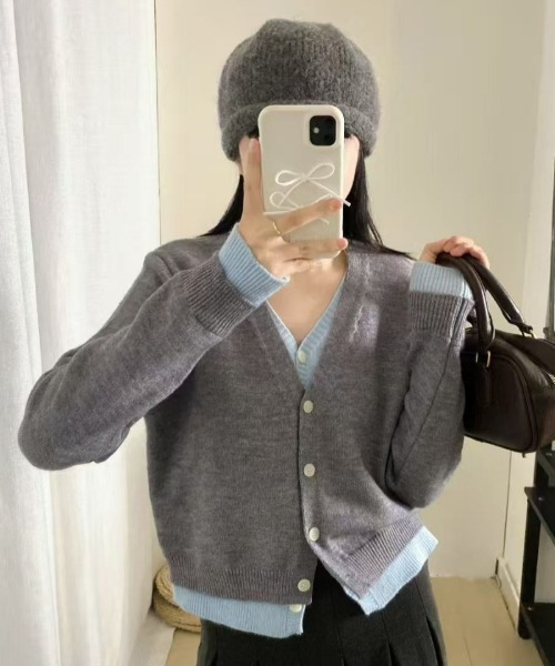 Ritzy(リッツィー)の「バイカラーフェイクレイヤード Vネックニットカーディガン(カーディガン/ボレロ・レディース・グレー系2/グレー系1・FREE)」の1枚目の写真