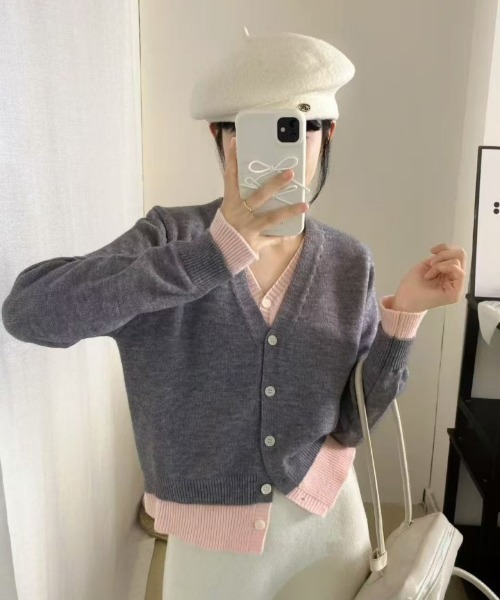 Ritzy(リッツィー)の「バイカラーフェイクレイヤード Vネックニットカーディガン(カーディガン/ボレロ・レディース・グレー系2/グレー系1・FREE)」の2枚目の写真