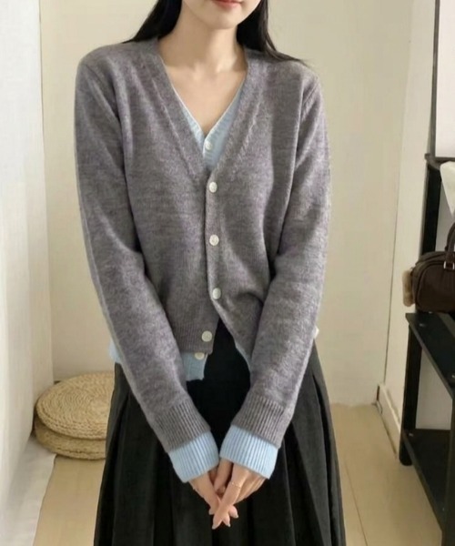 Ritzy(リッツィー)の「バイカラーフェイクレイヤード Vネックニットカーディガン(カーディガン/ボレロ・レディース・グレー系2/グレー系1・FREE)」の3枚目の写真