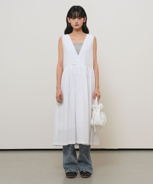 GENERAL IDEA(ジェネラルアイデア)の「【GENERAL IDEA】ルーズフィット花柄ワンピース / LOOSE-FIT FLORAL DRESS(ワンピース・レディース・ホワイト・L/M/S)」の6枚目の写真