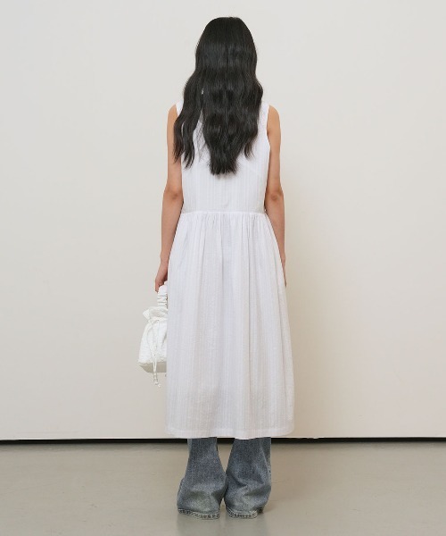 GENERAL IDEA(ジェネラルアイデア)の「【GENERAL IDEA】ルーズフィット花柄ワンピース / LOOSE-FIT FLORAL DRESS(ワンピース・レディース・ホワイト・L/M/S)」の7枚目の写真