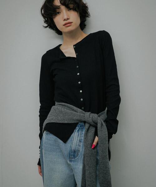 URBAN RESEARCH DOORS（アーバンリサーチドアーズ）の「Vintage Rib Button Cardigan（カーディガン/ボレロ・レディース・ベージュ系その他/ブラック・FREE）」の3枚目の写真