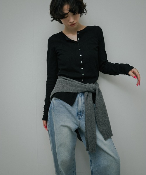 URBAN RESEARCH DOORS(アーバンリサーチドアーズ)の「Vintage Rib Button Cardigan(カーディガン/ボレロ・レディース・ベージュ系その他/ブラック・FREE)」の22枚目の写真