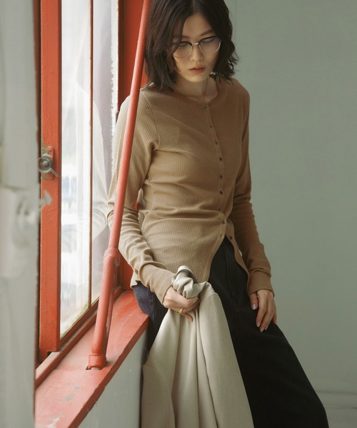 URBAN RESEARCH DOORS(アーバンリサーチドアーズ)の「Vintage Rib Button Cardigan(カーディガン/ボレロ・レディース・ベージュ系その他/ブラック・FREE)」の13枚目の写真