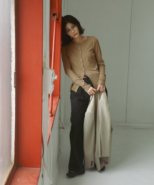 URBAN RESEARCH DOORS(アーバンリサーチドアーズ)の「Vintage Rib Button Cardigan(カーディガン/ボレロ・レディース・ベージュ系その他/ブラック・FREE)」の9枚目の写真
