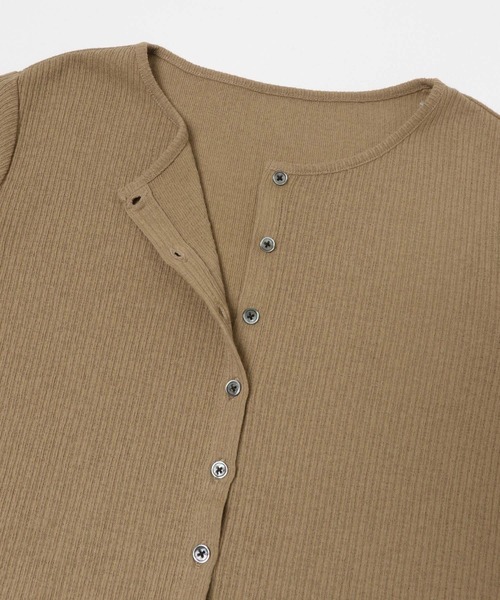URBAN RESEARCH DOORS(アーバンリサーチドアーズ)の「Vintage Rib Button Cardigan(カーディガン/ボレロ・レディース・ベージュ系その他/ブラック・FREE)」の7枚目の写真