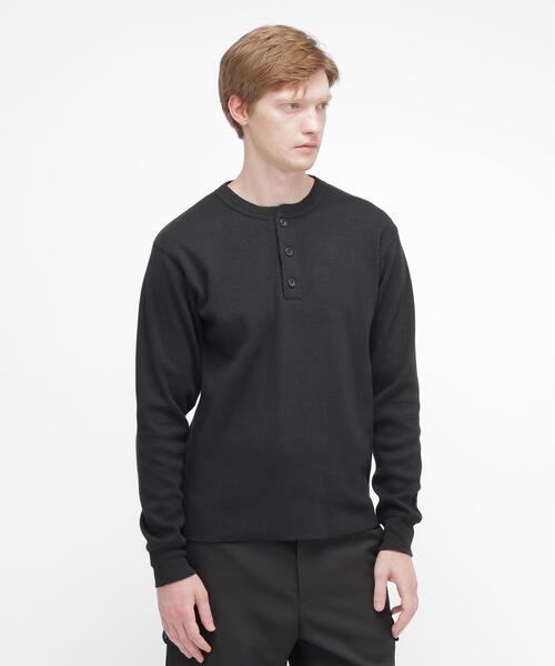 AVIREX(アヴィレックス)の「HONEYCOMB WAFFLE L/S HENLEY NECK T-SHIRT / ハニカムワッフル 長袖 ヘンリーネック Tシャツ / AVIREX / アヴィレックス(Tシャツ/カットソー・メンズ・ホワイト/ブラック/キナリ・XL/S/M/L)」の1枚目の写真