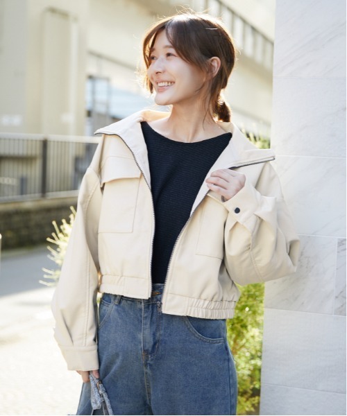 GORGE(ゴージ)の「フェイクレザー ショートジャケット|全3色(その他アウター・レディース・ブラック/ブラウン/アイボリー・M)」の5枚目の写真