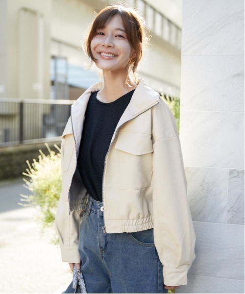 GORGE(ゴージ)の「フェイクレザー ショートジャケット|全3色(その他アウター・レディース・ブラック/ブラウン/アイボリー・M)」の6枚目の写真