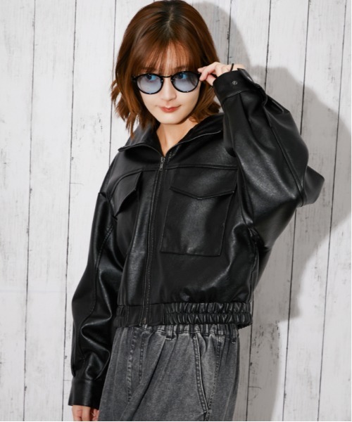 GORGE(ゴージ)の「フェイクレザー ショートジャケット|全3色(その他アウター・レディース・ブラック/ブラウン/アイボリー・M)」の14枚目の写真