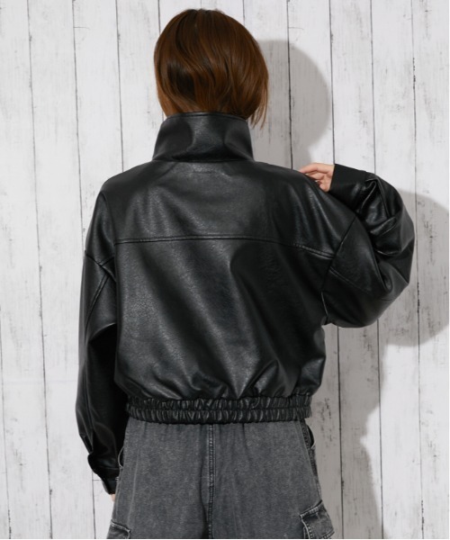 GORGE(ゴージ)の「フェイクレザー ショートジャケット|全3色(その他アウター・レディース・ブラック/ブラウン/アイボリー・M)」の16枚目の写真