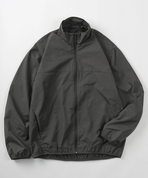 SlashDate(スラッシュデイト)の「【76】スタンドカラー 裏メッシュ テックブルゾン/ライトアウター/ジャケット/ALL WEATHER-TEX 【撥水】【防水】【防風】【UVケア】【ストレッチ】/ユニセックス/レディース/メンズ(マウンテンパーカー・メンズ・オリーブ/チャコールグレー/ブラック/ベージュ/グレー系/ベージュ系/ターコイズブルー/ネイビー/オリーブ系/グレー・XL/L/M)」の2枚目の写真