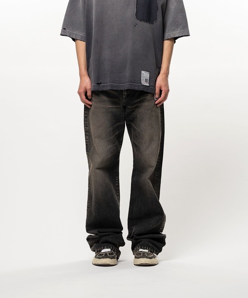 MIHARAYASUHIRO(ミハラヤスヒロ)の「【Maison MIHARAYASUHIRO / メゾンミハラヤスヒロ】 FLARE TAPERED JEANS(デニムパンツ・メンズ・インディゴブルー/ブラック・46/44)」の2枚目の写真