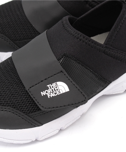 こども ビームス（コドモビームス）の「THE NORTH FACE / 16K Ultra Low (15～19cm)（スニーカー・キッズ・ブラック・15 /16/19/17/18）」の2枚目の写真