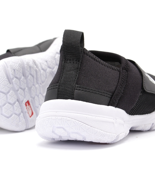 こども ビームス（コドモビームス）の「THE NORTH FACE / 16K Ultra Low (15～19cm)（スニーカー・キッズ・ブラック・15 /16/19/17/18）」の3枚目の写真