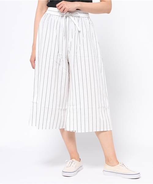 earth music&ecology（アースミュージックアンドエコロジー）の「ワイドスカンツ（その他パンツ・レディース・ネイビー/チェック/ホワイト/ブラック/サックスブルー・FREE）」の2枚目の写真