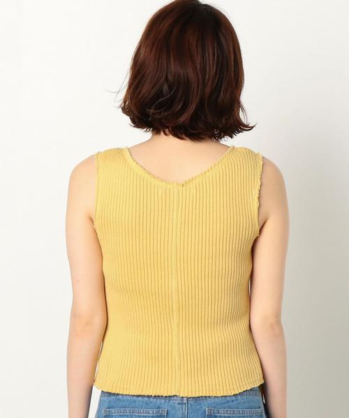 Another Edition(アナザーエディション)の「断ち切りVネックノースリーブプルオーバー/AEMFC タチキリ V/N NSL PO◆(ニット/セーター・レディース・ホワイト/イエロー/ネイビー/ブラウン・FREE)」の5枚目の写真