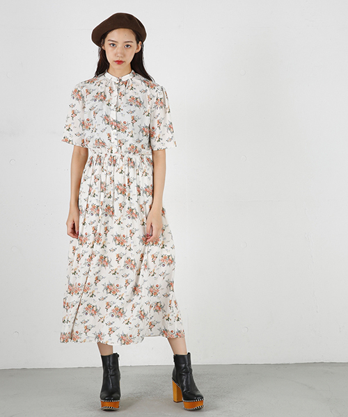 MOUSSY（マウジー）の「BAND COLLAR FLOWER OP（ワンピース・レディース・グレー系その他/ダークネイビー/ホワイト系その他・1/2）」の2枚目の写真