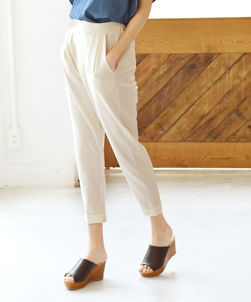 Luz Llena (philter)（ラズレナ　フィルター）の「[ポンチ素材]テーパードパンツ（その他パンツ・レディース・オフホワイト/グレー/ブラック/オリーブ/ネイビー・MEDIUM/LARGE）」の2枚目の写真