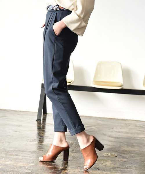 Luz Llena (philter)（ラズレナ　フィルター）の「[ポンチ素材]テーパードパンツ（その他パンツ・レディース・オフホワイト/グレー/ブラック/オリーブ/ネイビー・MEDIUM/LARGE）」の6枚目の写真