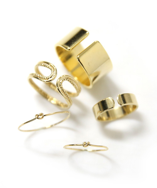 amorous insense（アモラスインセンス）の「華奢リングセット（リング・レディース・シルバー/ゴールド・ﾌﾘ-）」の4枚目の写真