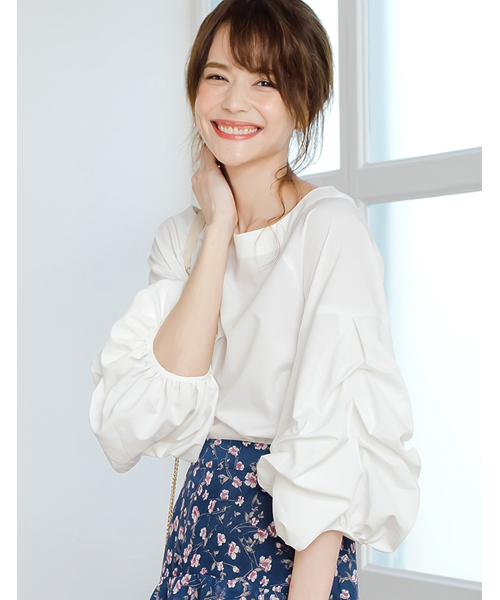 Re:EDIT（リエディ）の「[たっぷりしたボリューム感が今年らしい]袖コンシャスワイドネックブラウストップス/シャツ・ブラウス[リエディ]（シャツ/ブラウス・レディース・ホワイト/ブラック系その他・MEDIUM/LARGE）」の2枚目の写真