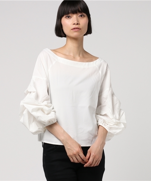Re:EDIT（リエディ）の「[たっぷりしたボリューム感が今年らしい]袖コンシャスワイドネックブラウストップス/シャツ・ブラウス[リエディ]（シャツ/ブラウス・レディース・ホワイト/ブラック系その他・MEDIUM/LARGE）」の3枚目の写真