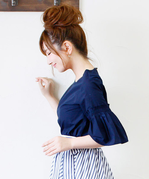 BLUEEAST（ブルーイースト）の「ボリュームギャザー袖ブラウス（シャツ/ブラウス・レディース・オフホワイト/オレンジ/ネイビー/ストライプ・MEDIUM）」の16枚目の写真