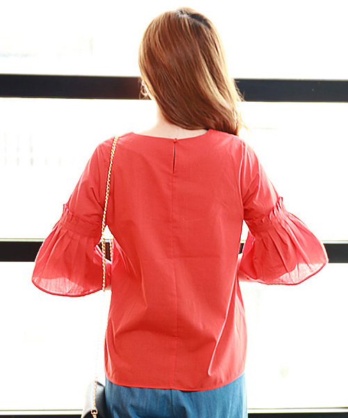 BLUEEAST（ブルーイースト）の「ボリュームギャザー袖ブラウス（シャツ/ブラウス・レディース・オフホワイト/オレンジ/ネイビー/ストライプ・MEDIUM）」の19枚目の写真