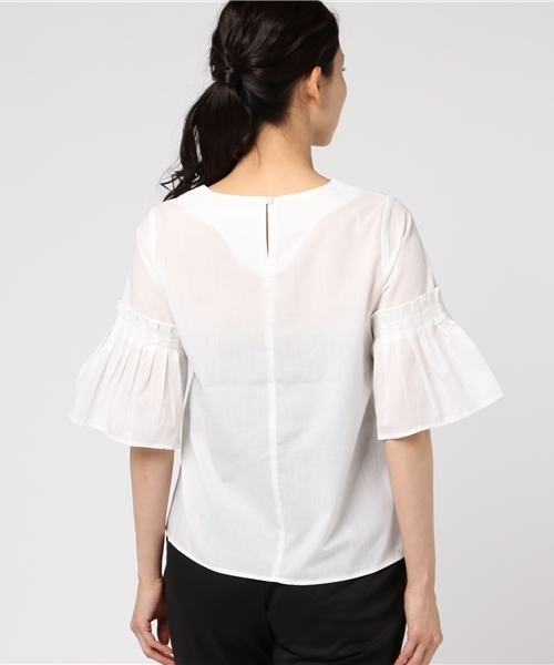 BLUEEAST（ブルーイースト）の「ボリュームギャザー袖ブラウス（シャツ/ブラウス・レディース・オフホワイト/オレンジ/ネイビー/ストライプ・MEDIUM）」の5枚目の写真