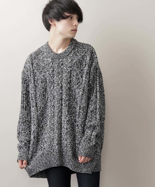 MONO-MART（モノマート）の「ビッグシルエットアラン編みクルーネックケーブルニットセーター（ニット/セーター・メンズ・ブラック/ベージュ/パープル/ネイビー/オフホワイト/カーキオリーブ/杢グレー/ヘザーチャコール/ワイン/テラコッタ/ブラックミックス/キャメル/ライトグレー/ブラウン/アイボリー/グリーン・FREE）」の6枚目の写真
