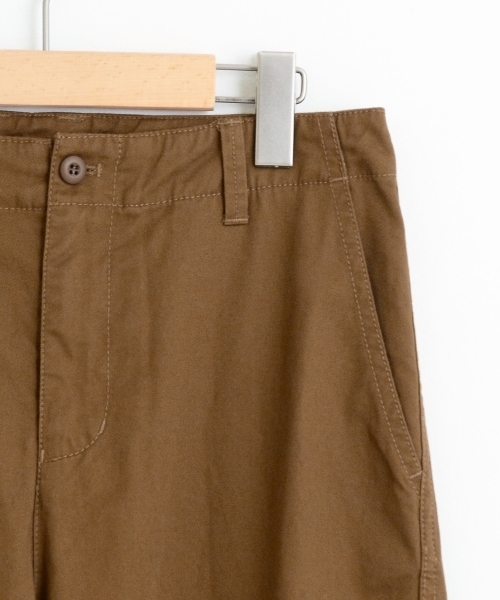 le.coeur blanc（ルクールブラン）の「コンパクトツイルチノパン（チノパンツ・レディース・ベージュ/ライトブラウン/ネイビー・MEDIUM/SMALL）」の8枚目の写真