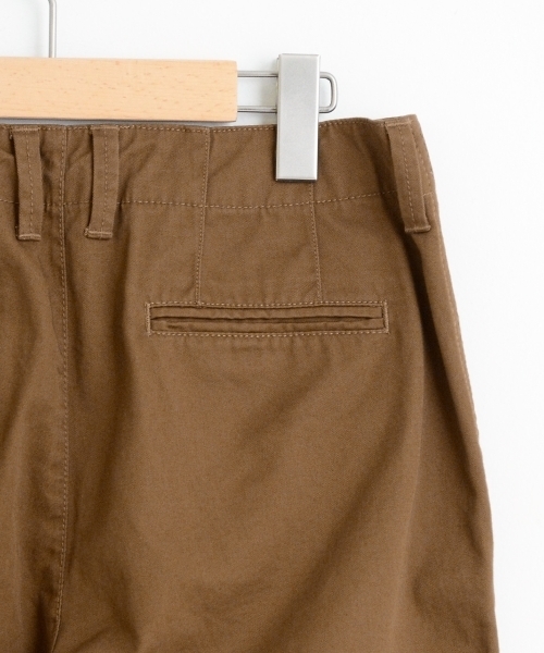 le.coeur blanc（ルクールブラン）の「コンパクトツイルチノパン（チノパンツ・レディース・ベージュ/ライトブラウン/ネイビー・MEDIUM/SMALL）」の7枚目の写真