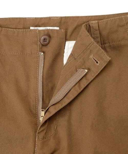 le.coeur blanc（ルクールブラン）の「コンパクトツイルチノパン（チノパンツ・レディース・ベージュ/ライトブラウン/ネイビー・MEDIUM/SMALL）」の5枚目の写真