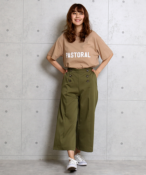 CHARM BERRY TIC(チャームベリーチック)の「フロントボタンワイドパンツ(その他パンツ・レディース・ベージュ/ネイビー/グレー/カーキ・M/L)」の14枚目の写真