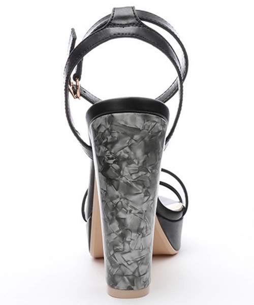 LIPSERVICE(リップサービス)の「シェルヒールクリアサンダル(サンダル・レディース・ホワイト/ブラック・S/M/L)」の6枚目の写真