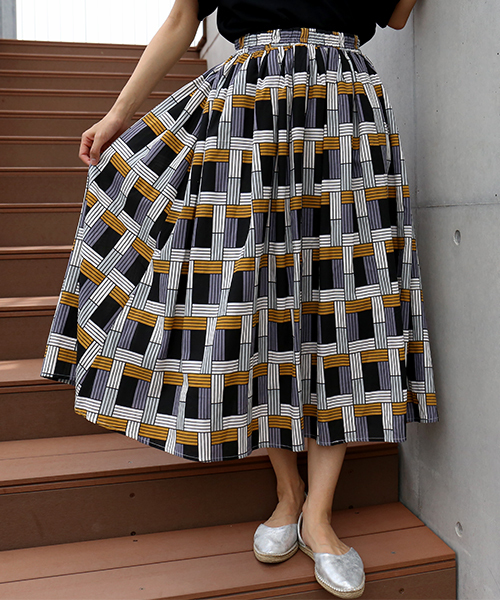 CHARM BERRY TIC（チャームベリーチック）の「クロスチェック柄フレアスカート（スカート・レディース・グレー/レッド/グリーン・M）」の6枚目の写真