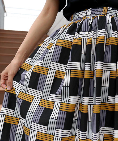 CHARM BERRY TIC（チャームベリーチック）の「クロスチェック柄フレアスカート（スカート・レディース・グレー/レッド/グリーン・M）」の13枚目の写真