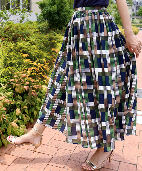 CHARM BERRY TIC（チャームベリーチック）の「クロスチェック柄フレアスカート（スカート・レディース・グレー/レッド/グリーン・M）」の16枚目の写真