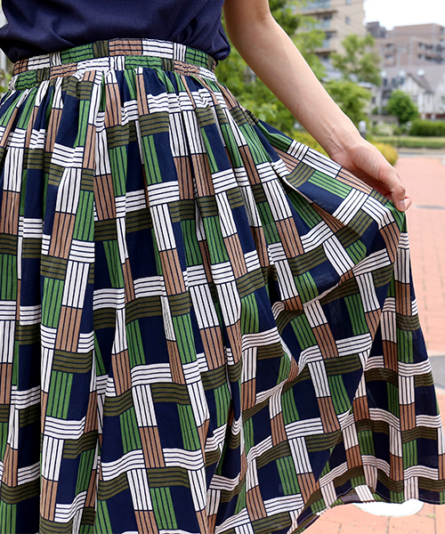 CHARM BERRY TIC（チャームベリーチック）の「クロスチェック柄フレアスカート（スカート・レディース・グレー/レッド/グリーン・M）」の18枚目の写真