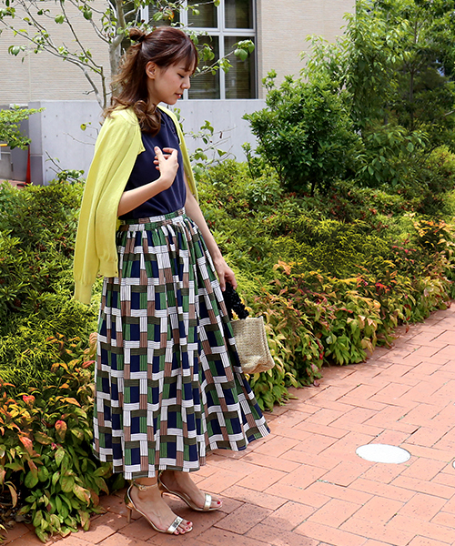 CHARM BERRY TIC（チャームベリーチック）の「クロスチェック柄フレアスカート（スカート・レディース・グレー/レッド/グリーン・M）」の7枚目の写真