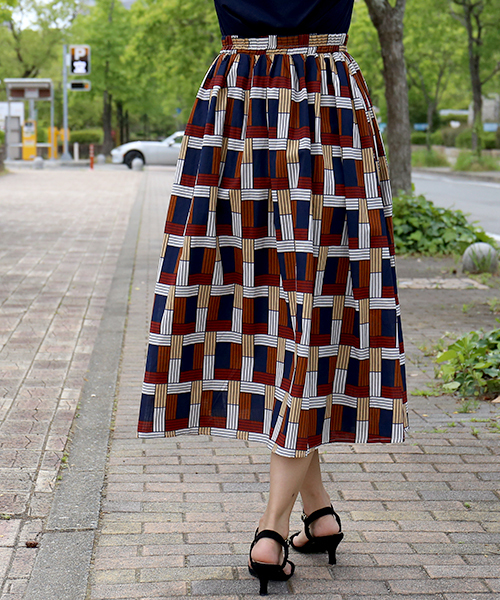 CHARM BERRY TIC（チャームベリーチック）の「クロスチェック柄フレアスカート（スカート・レディース・グレー/レッド/グリーン・M）」の9枚目の写真