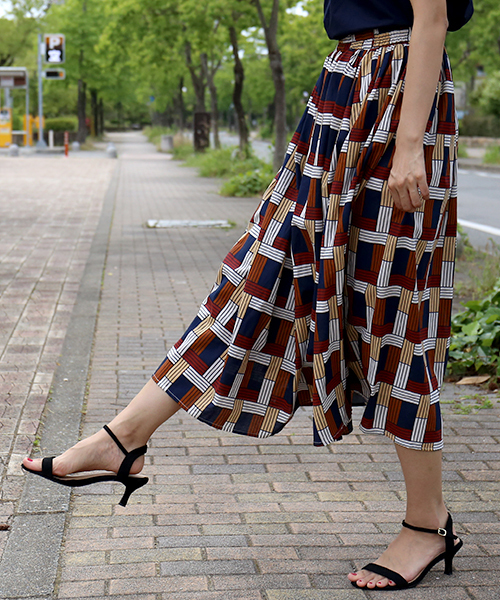 CHARM BERRY TIC（チャームベリーチック）の「クロスチェック柄フレアスカート（スカート・レディース・グレー/レッド/グリーン・M）」の10枚目の写真