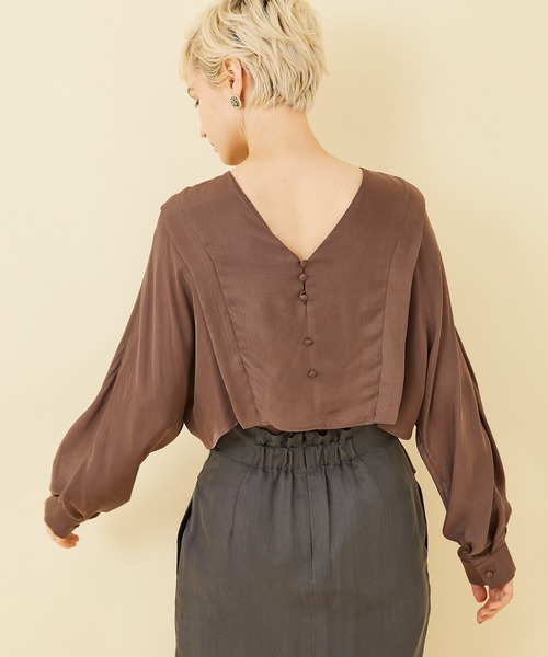 STUDIOUS（ステュディオス）の「【STUDIOUS】キュプラサテンレイヤードドルマントップス（シャツ/ブラウス・レディース・ブラック/ブラウン/ピンク・FREE）」の11枚目の写真