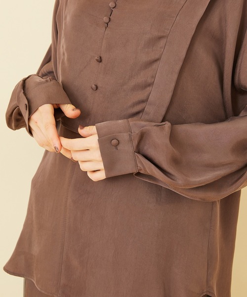 STUDIOUS（ステュディオス）の「【STUDIOUS】キュプラサテンレイヤードドルマントップス（シャツ/ブラウス・レディース・ブラック/ブラウン/ピンク・FREE）」の15枚目の写真