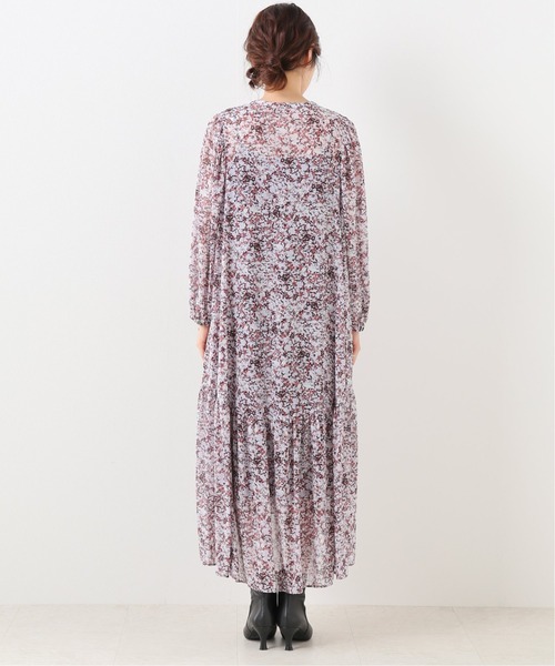 SLOBE IENA(スローブイエナ)の「アートプリントギャザーワンピース【手洗い可能】◆(ワンピース・レディース・ブラウン/ラベンダー・FREE)」の6枚目の写真