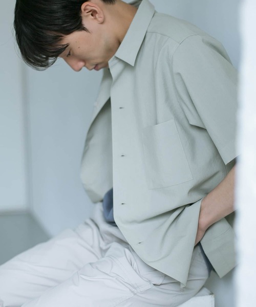 URBAN RESEARCH DOORS（アーバンリサーチドアーズ）の「セオアルファダブルポケットシャツ（シャツ/ブラウス・メンズ・チャコールグレー/ライトブラウン/グリーン系その他・40/38）」の4枚目の写真