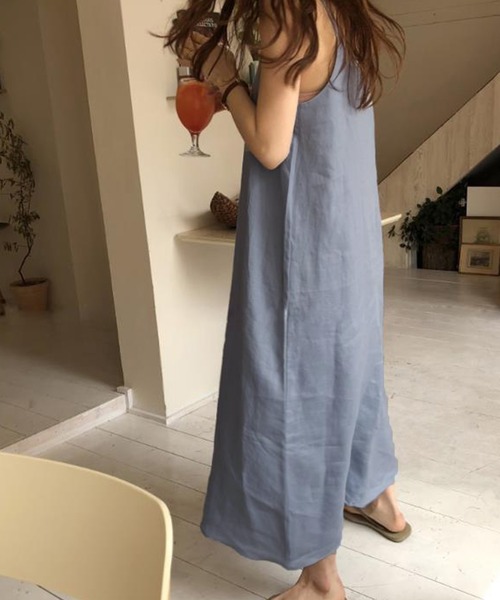 JUNOAH（ジュノア）の「麻レーヨンキャミソールマキシ丈ワンピース（ワンピース・レディース・ブラック/ブルー/グリーン/アイボリー/モカ/グレイッシュベージュ・FREE）」の8枚目の写真